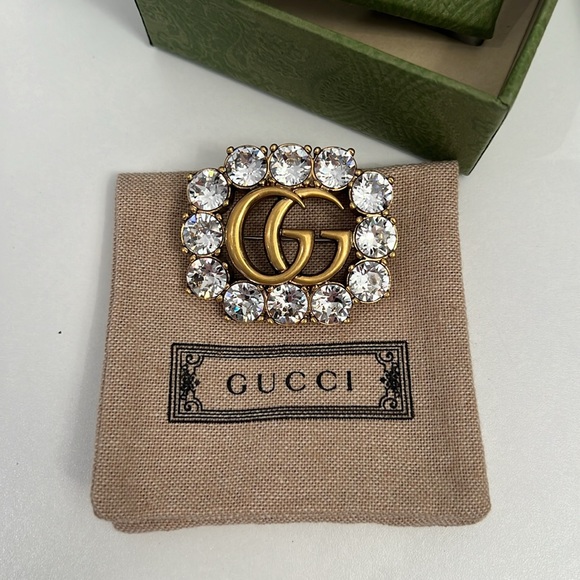 GUCCI RARE BROOCH  2”x1.5” with Box, pouch and paper shopping bag - Picture 7 of 12